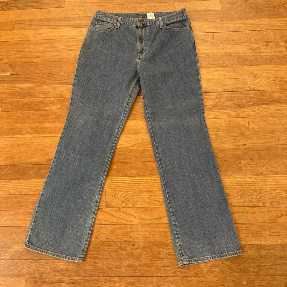 Eddie Bauer medium wash straight leg high-rise jeans pants size 12 short
b14